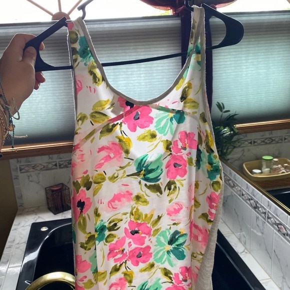 Grey front back floral tank - Picture 2 of 4